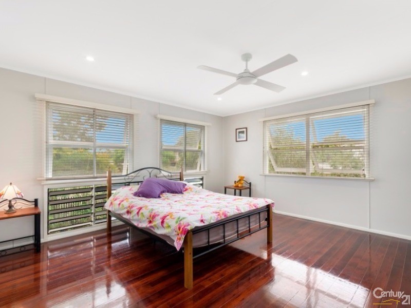 32 BAY STREET, Pallarenda QLD 4810