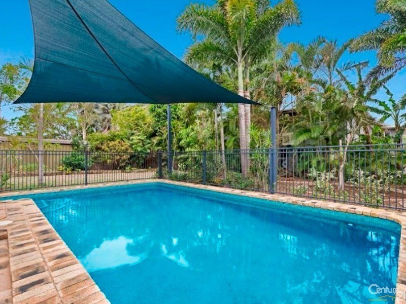 32 BAY STREET, Pallarenda QLD 4810