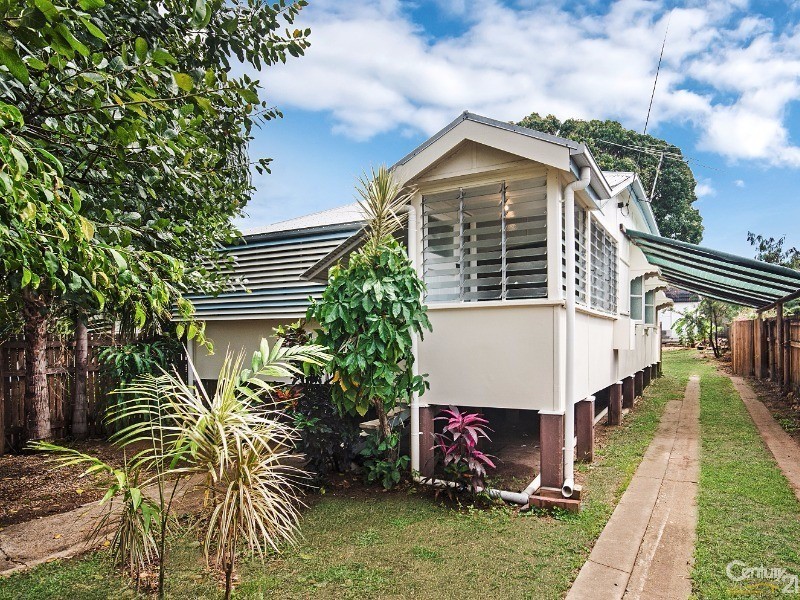 17 NORTH STREET, West End QLD 4810