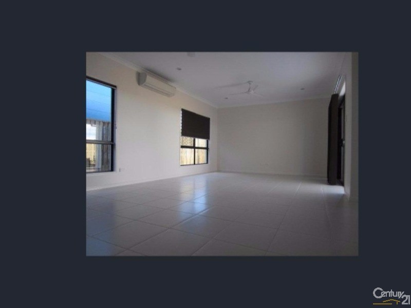 76 RIVEREDGE BOULEVARD, Oonoonba QLD 4811