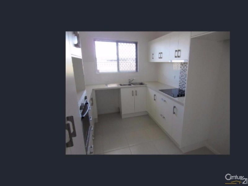 76 RIVEREDGE BOULEVARD, Oonoonba QLD 4811