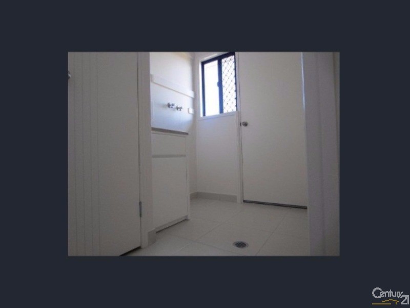 76 RIVEREDGE BOULEVARD, Oonoonba QLD 4811