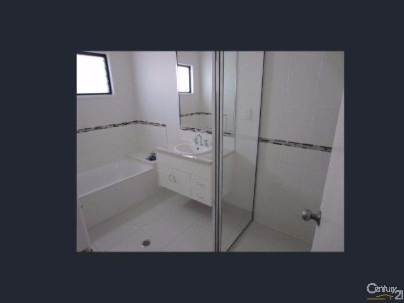 76 RIVEREDGE BOULEVARD, Oonoonba QLD 4811