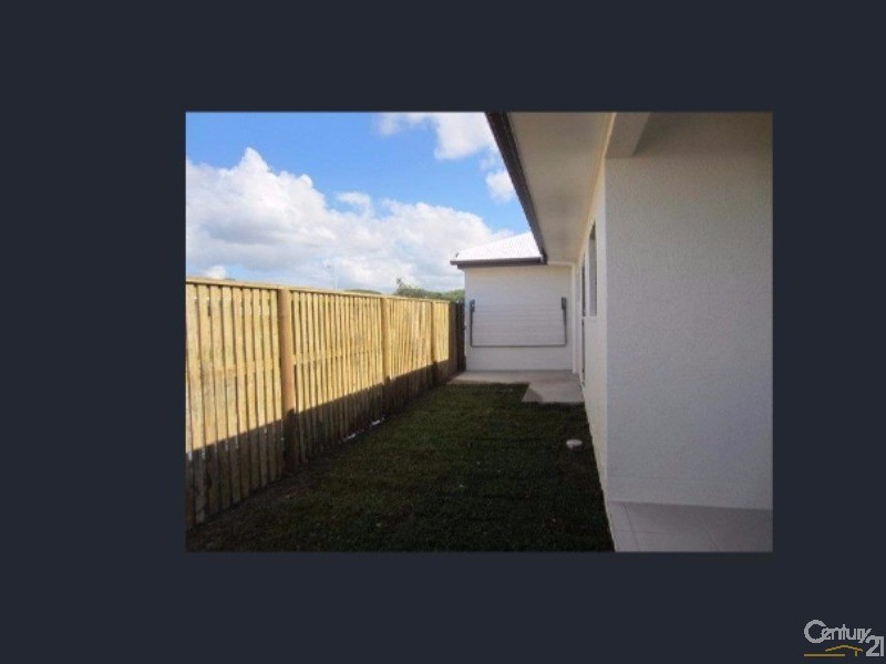 76 RIVEREDGE BOULEVARD, Oonoonba QLD 4811