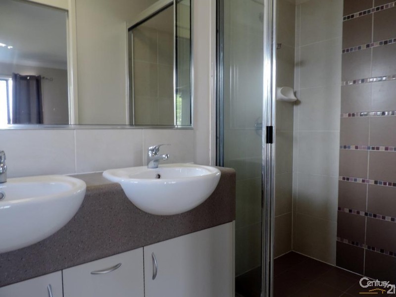 8 RIPON COURT, Mount Low QLD 4818