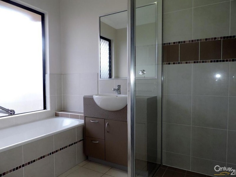 8 RIPON COURT, Mount Low QLD 4818