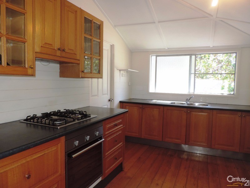 238 BOUNDARY STREET, South Townsville QLD 4810