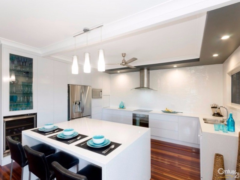 6 BUCKBY STREET, Pallarenda QLD 4810