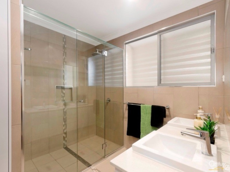 6 BUCKBY STREET, Pallarenda QLD 4810