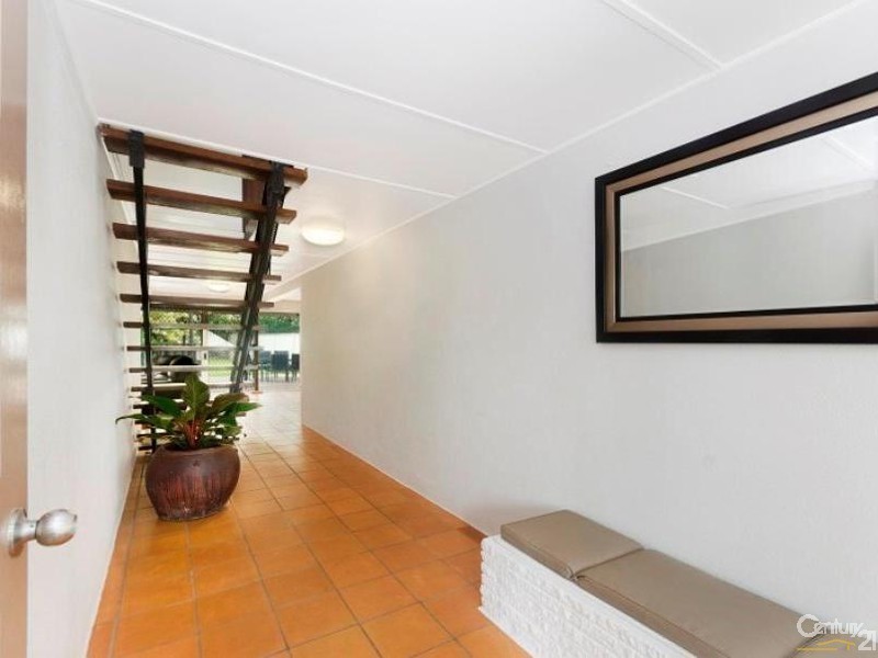 6 BUCKBY STREET, Pallarenda QLD 4810