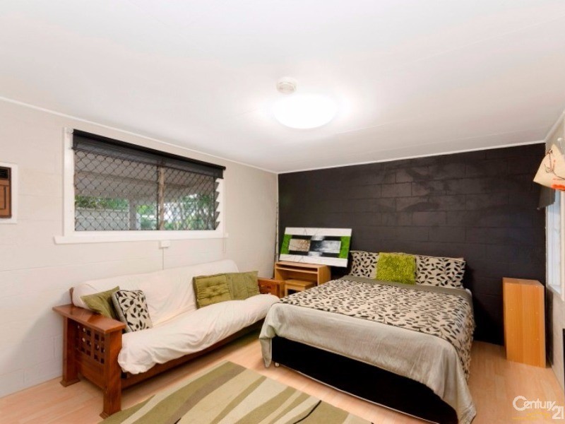 6 BUCKBY STREET, Pallarenda QLD 4810