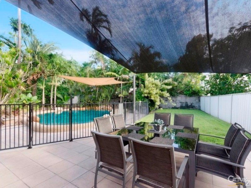 6 BUCKBY STREET, Pallarenda QLD 4810