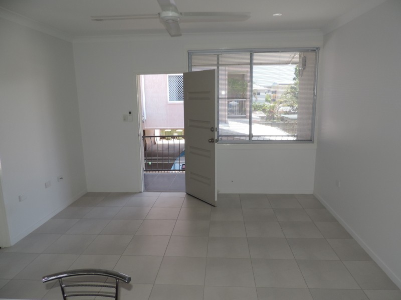 4/63 COOK STREET, North Ward QLD 4810