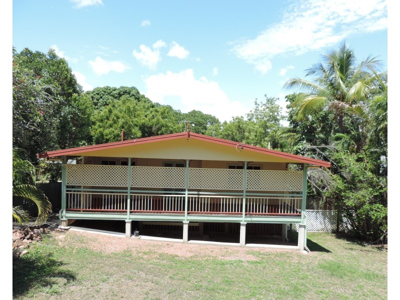 18 WILLIAM STREET, West End QLD 4810