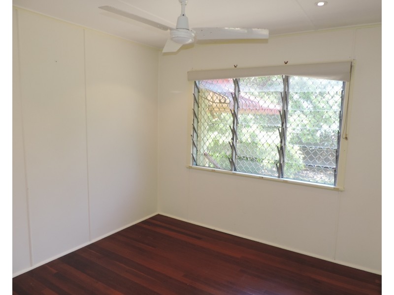 18 WILLIAM STREET, West End QLD 4810