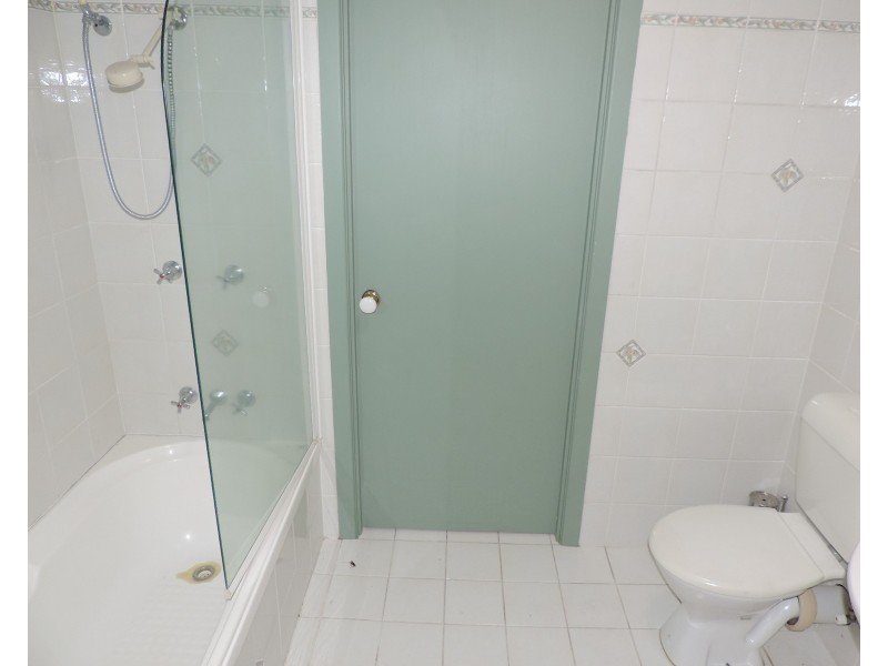 18 WILLIAM STREET, West End QLD 4810