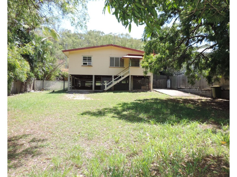 18 WILLIAM STREET, West End QLD 4810