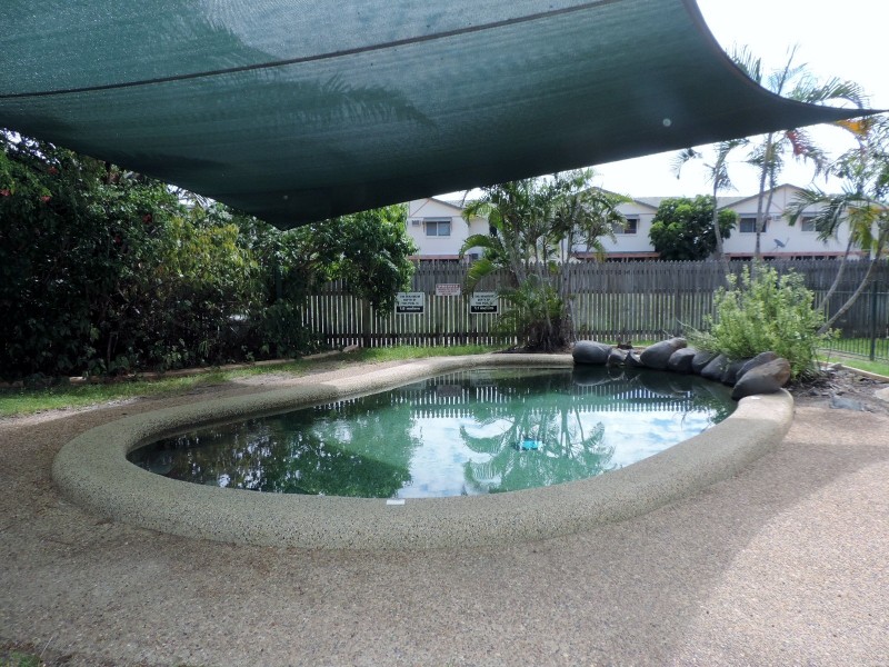 13/36  HENRY STREET, West End QLD 4810