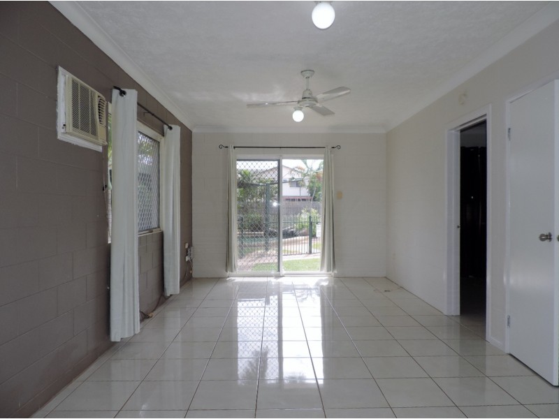 13/36  HENRY STREET, West End QLD 4810