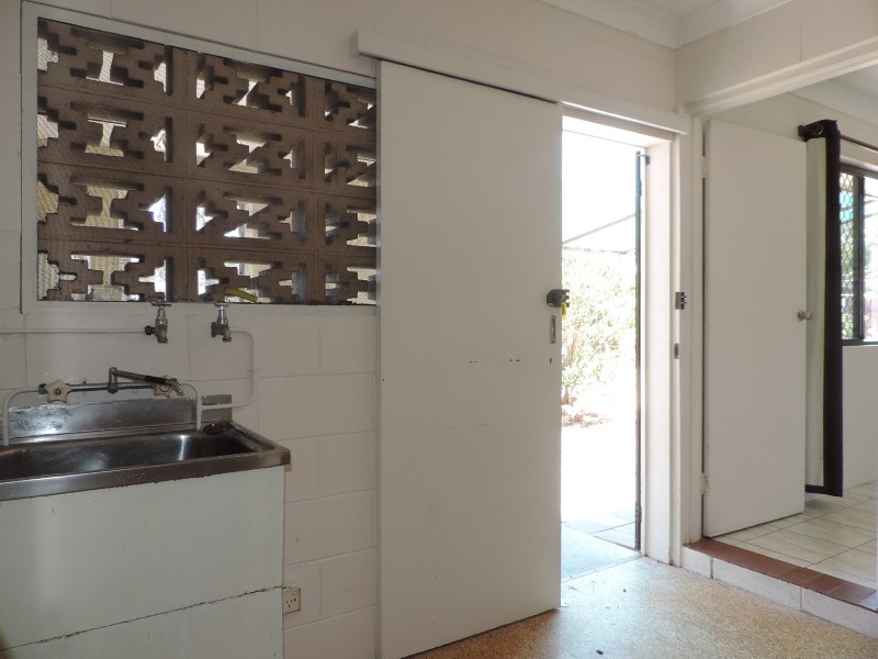 6 REBECCA COURT, Rasmussen QLD 4815