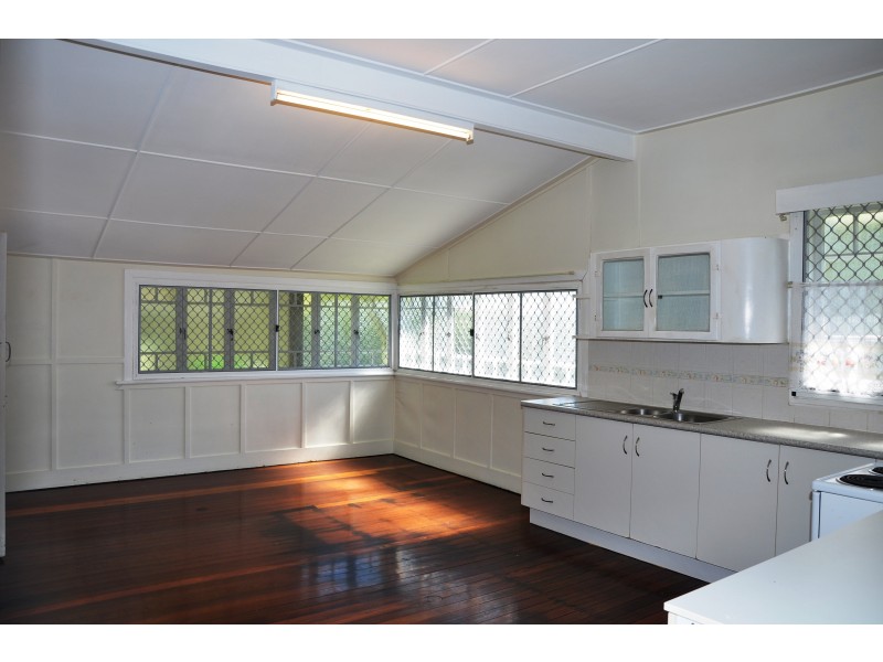 23 LOWTH STREET, Rosslea QLD 4812