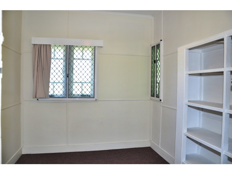 23 LOWTH STREET, Rosslea QLD 4812