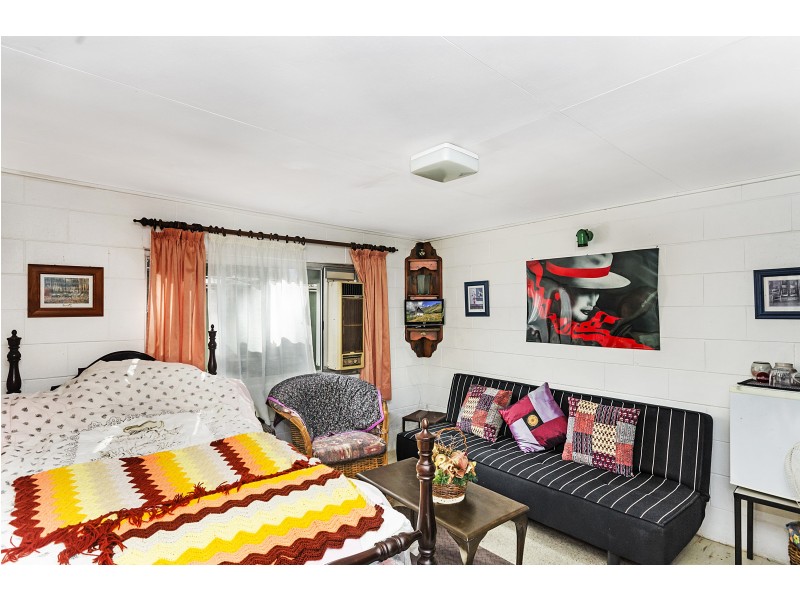 37 WACKETT STREET, Pallarenda QLD 4810