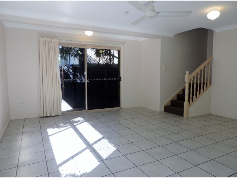 4/36 BAYSWATER ROAD, Hyde Park QLD 4812