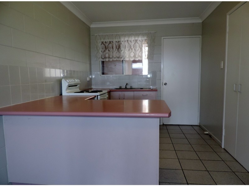 11/28 HENRY STREET, West End QLD 4810