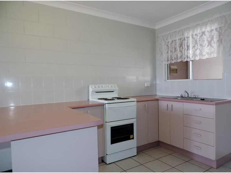 11/28 HENRY STREET, West End QLD 4810