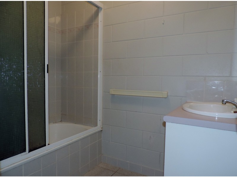 11/28 HENRY STREET, West End QLD 4810