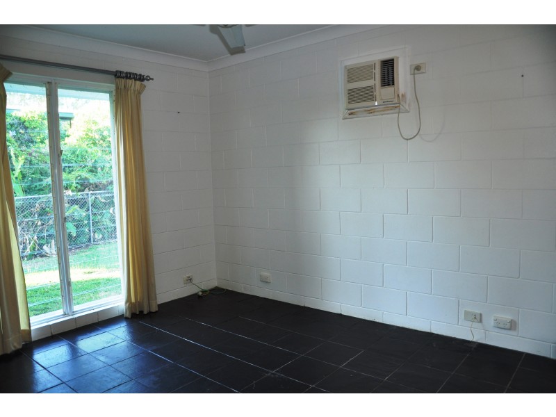 30 SEAWARD CRESCENT, Pallarenda QLD 4810