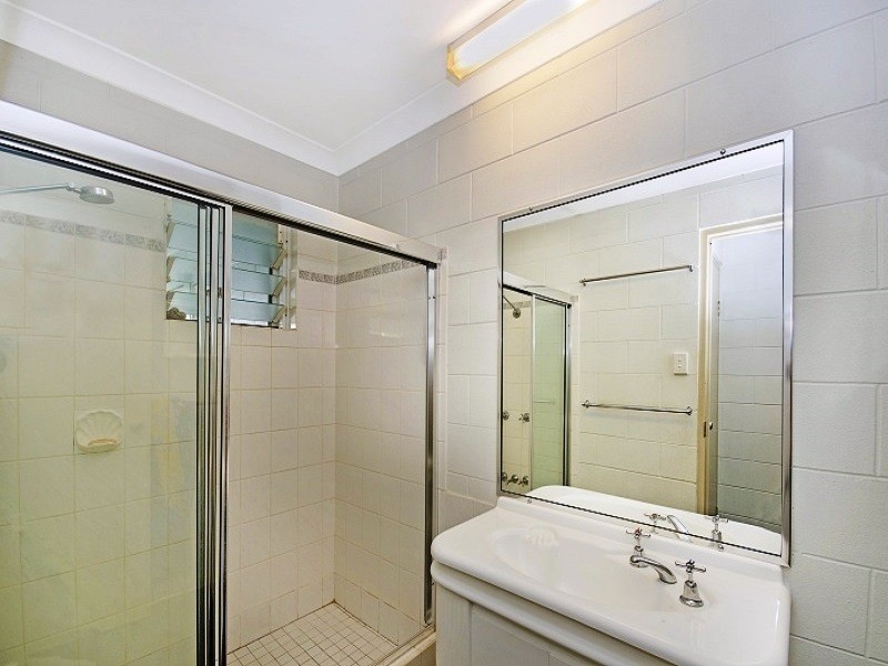 30 SEAWARD CRESCENT, Pallarenda QLD 4810