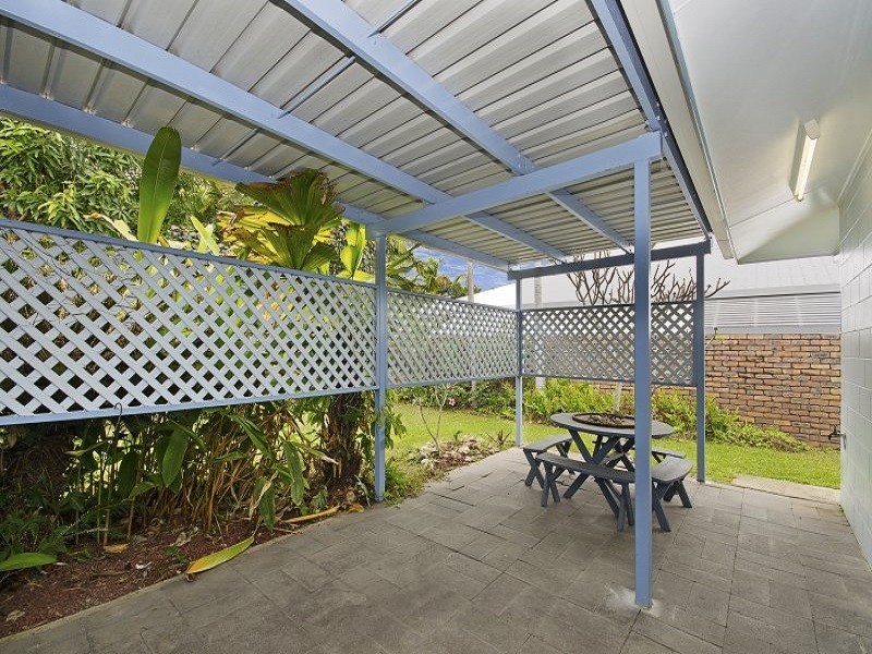 30 SEAWARD CRESCENT, Pallarenda QLD 4810