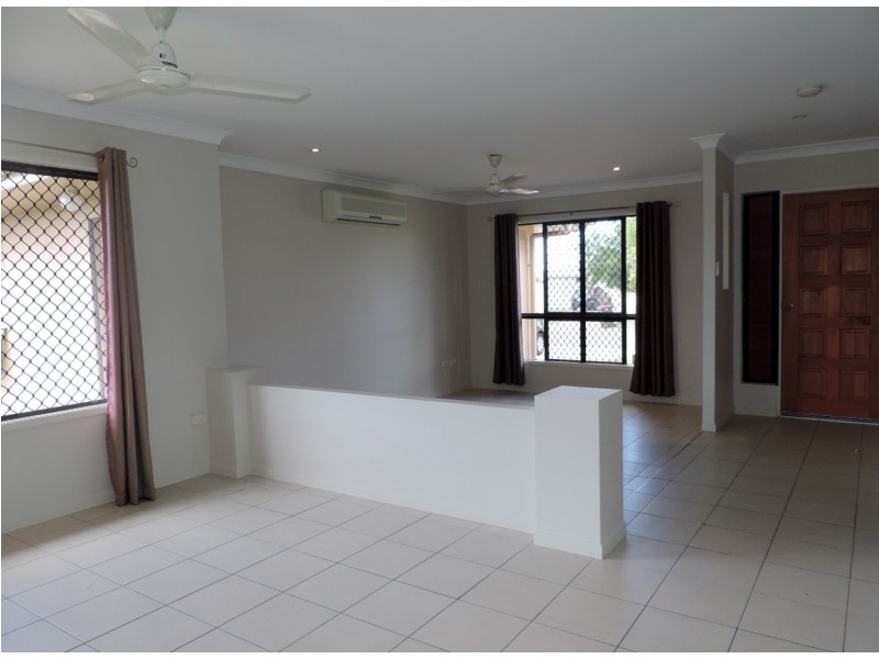 8 Ripon Court, Mount Low QLD 4818