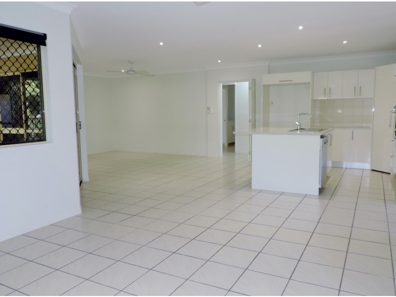 45 PACIFIC AVENUE, Bushland Beach QLD 4818