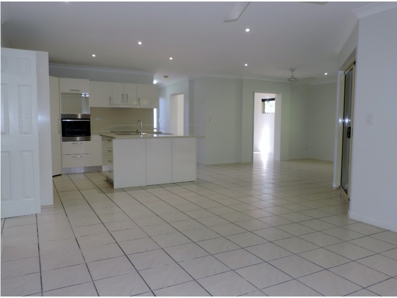 45 PACIFIC AVENUE, Bushland Beach QLD 4818