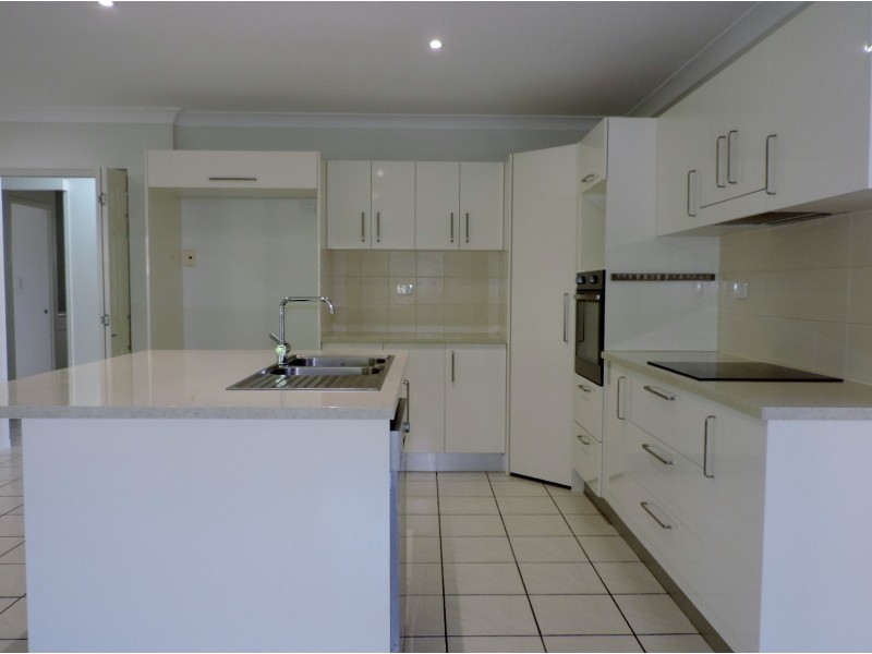 45 PACIFIC AVENUE, Bushland Beach QLD 4818