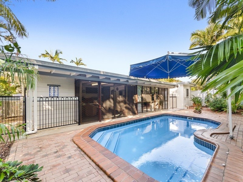 13 SEAWARD CRESCENT, Pallarenda QLD 4810