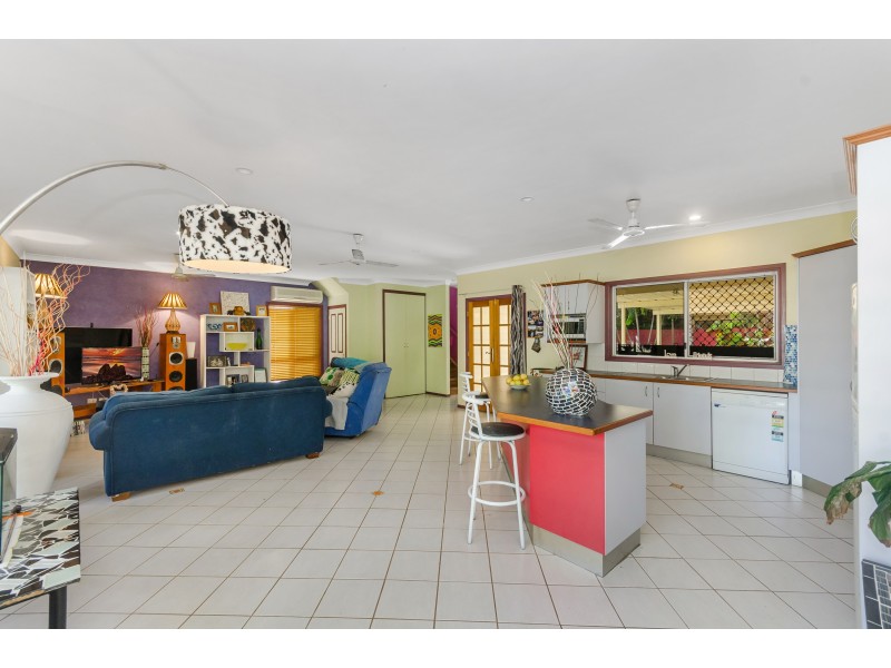 1 ETHEL STREET, Hyde Park QLD 4812