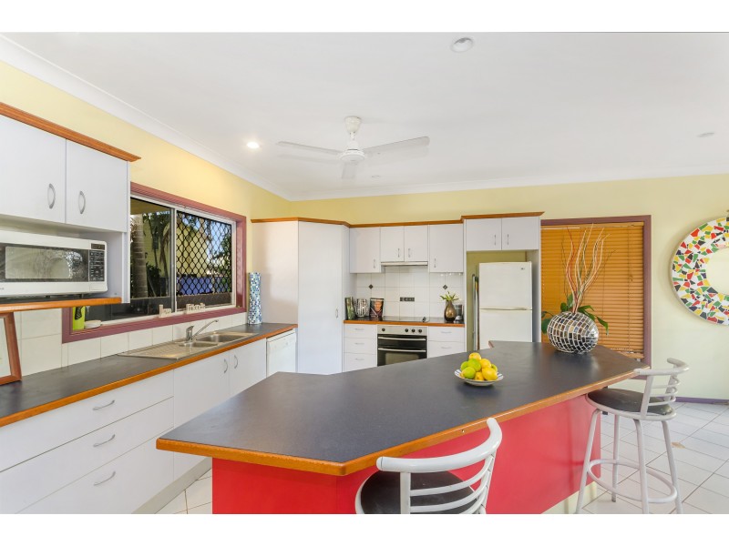 1 ETHEL STREET, Hyde Park QLD 4812