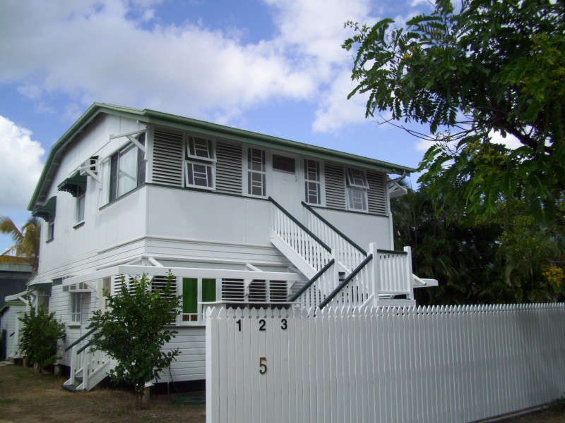 1/5 EIGHTH AVENUE, South Townsville QLD 4810