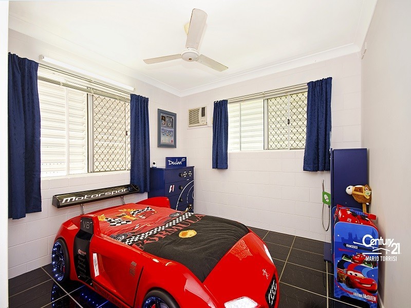 18 REDWOOD AVENUE, Kirwan QLD 4817