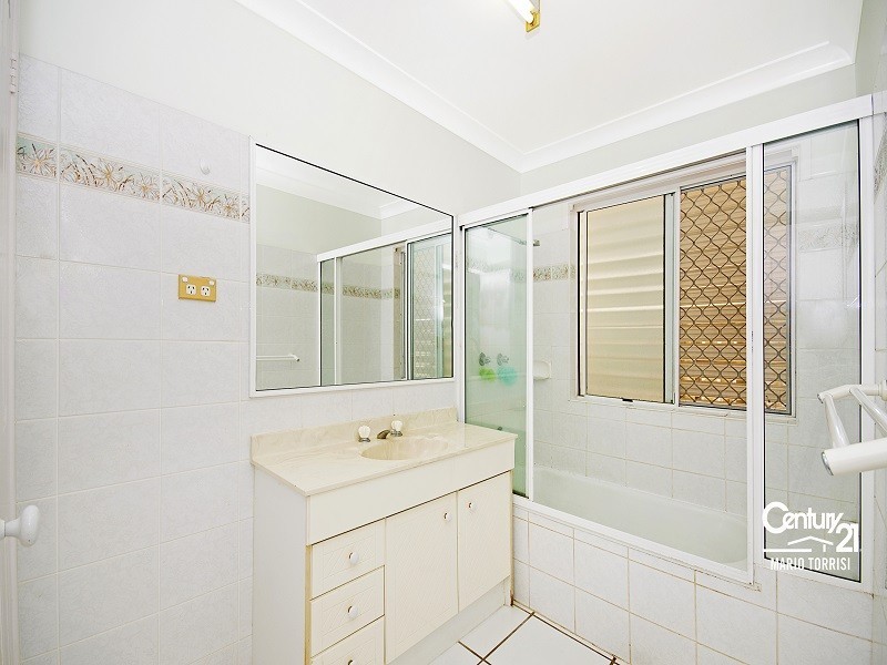 18 REDWOOD AVENUE, Kirwan QLD 4817