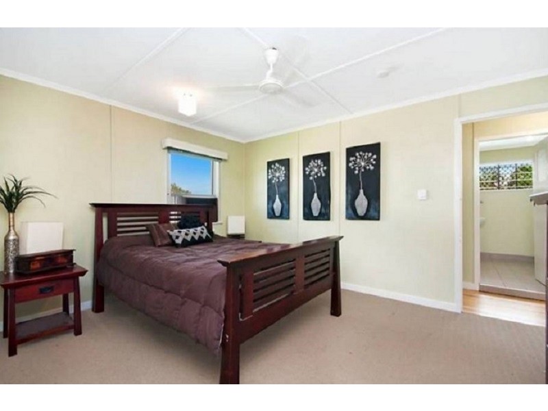 8 MUNROE STREET, Wulguru QLD 4811