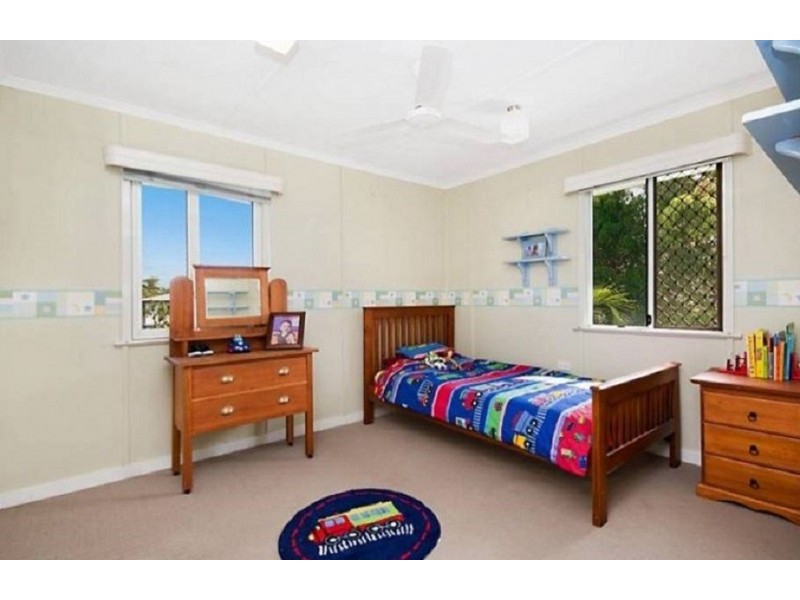 8 MUNROE STREET, Wulguru QLD 4811