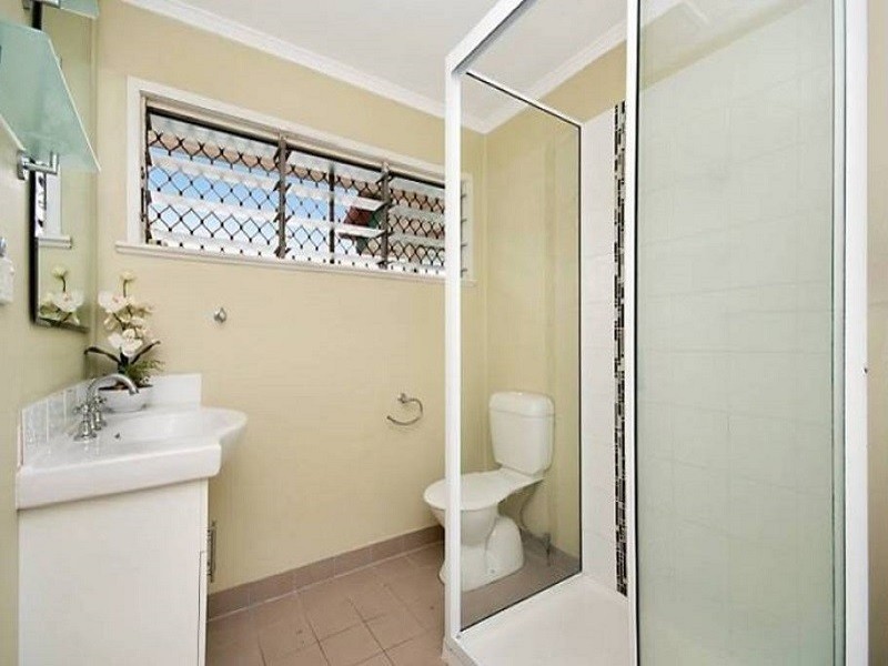 8 MUNROE STREET, Wulguru QLD 4811