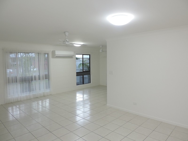 4 YARAI COURT, Mount Louisa QLD 4814