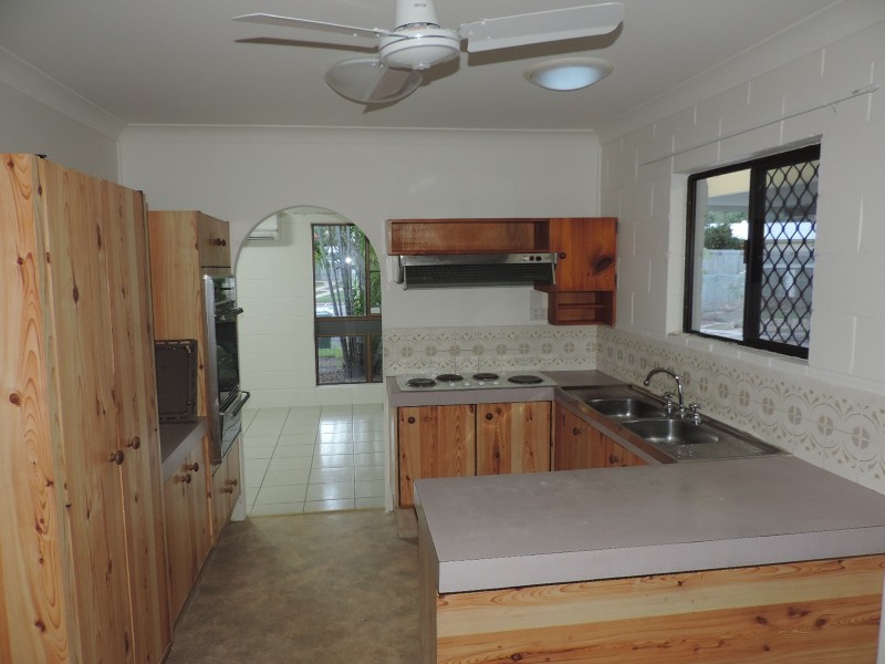 4 YARAI COURT, Mount Louisa QLD 4814