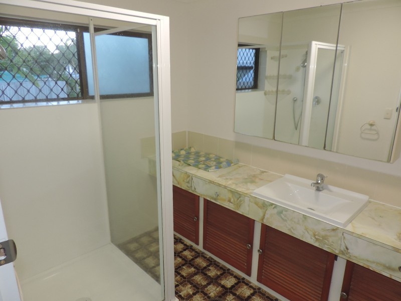 4 YARAI COURT, Mount Louisa QLD 4814